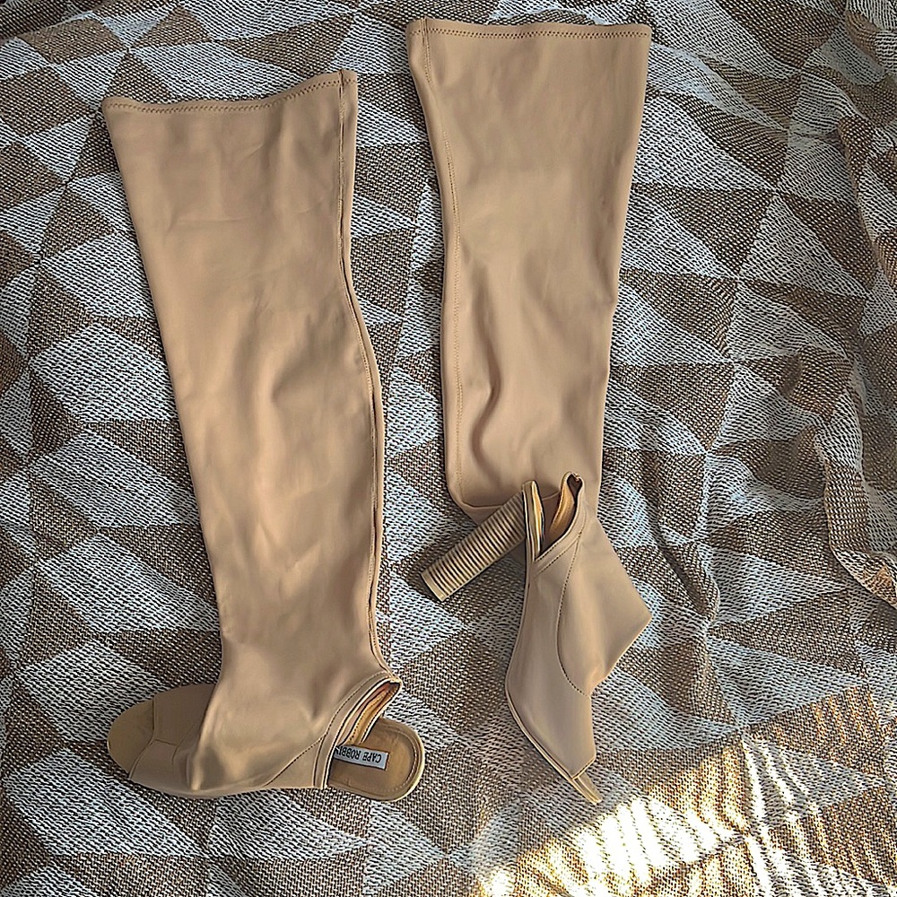 CAPE ROBBIN THIGH HIGH NUDE HEEL SIZE 10